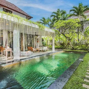 villa-malou.hotelsseminyak.net/